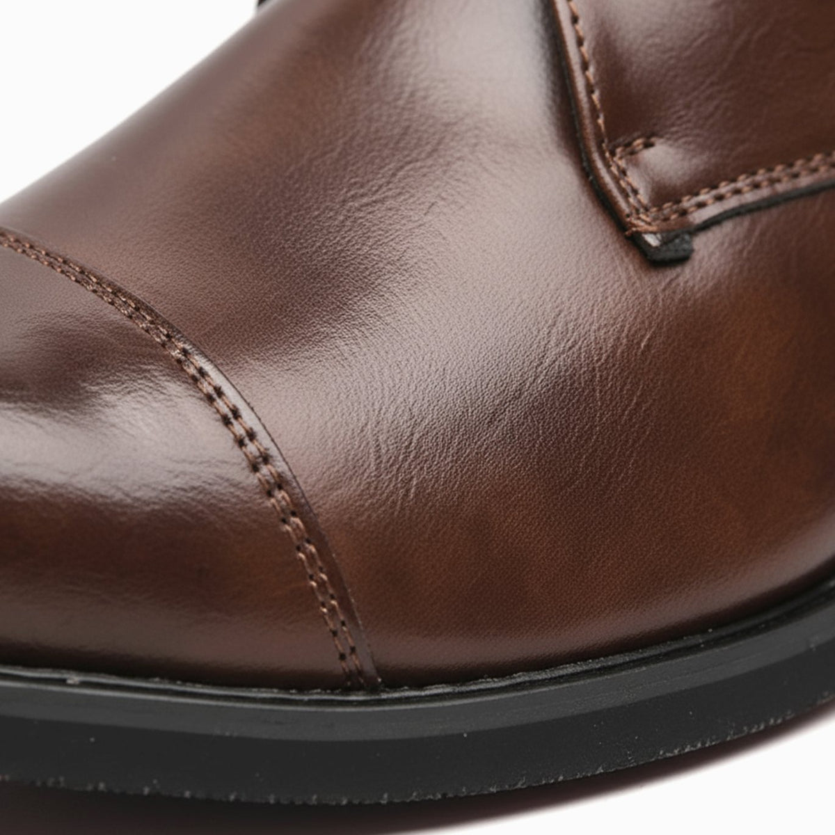 Men's Full-Grain Leather Cap-Toe Chukka Boots