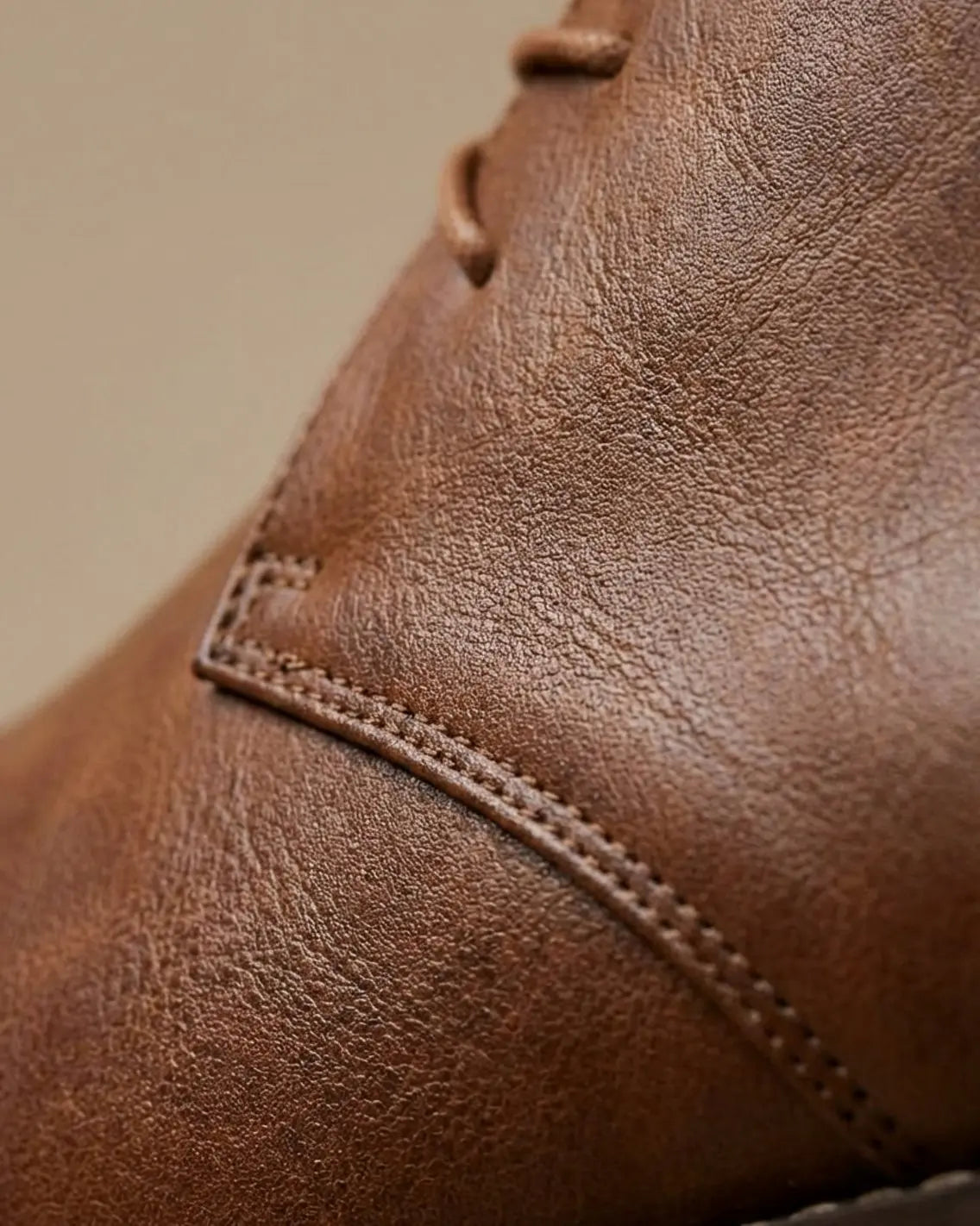 Men's Full-Grain Leather Lace-Up Chukka Boots