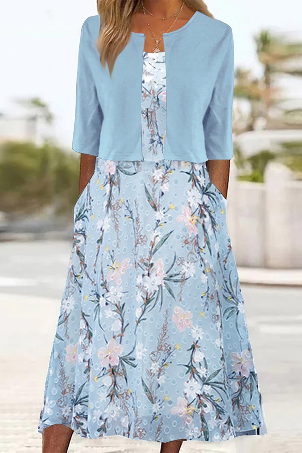 Midi Dress Half Sleeves Round Neck Floral Pattern - Hellblau