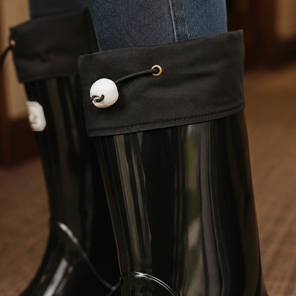 Women's Glossy Rubber Drawstring Cuff Waterproof Rain Boots
