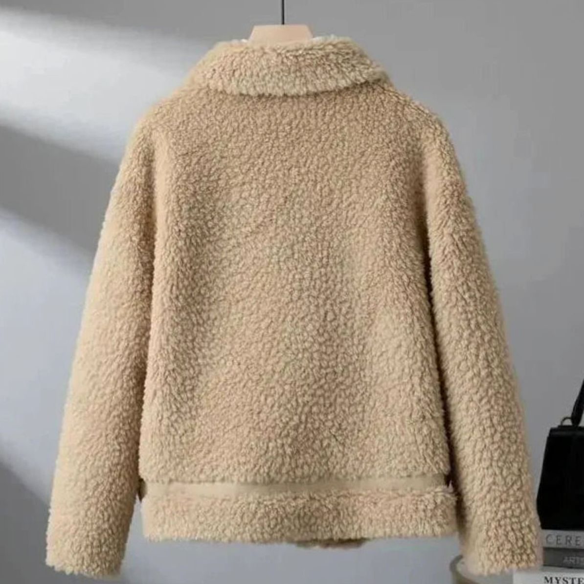 Women's Shearling Fleece Winter Coat Structured Collar Patch Pocket Jacket