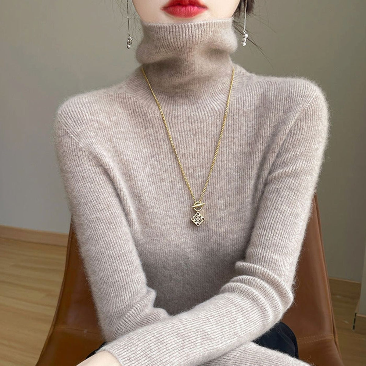 Women's Slim-Fit Ribbed Turtleneck Knit Jumper - Light Oat Beige