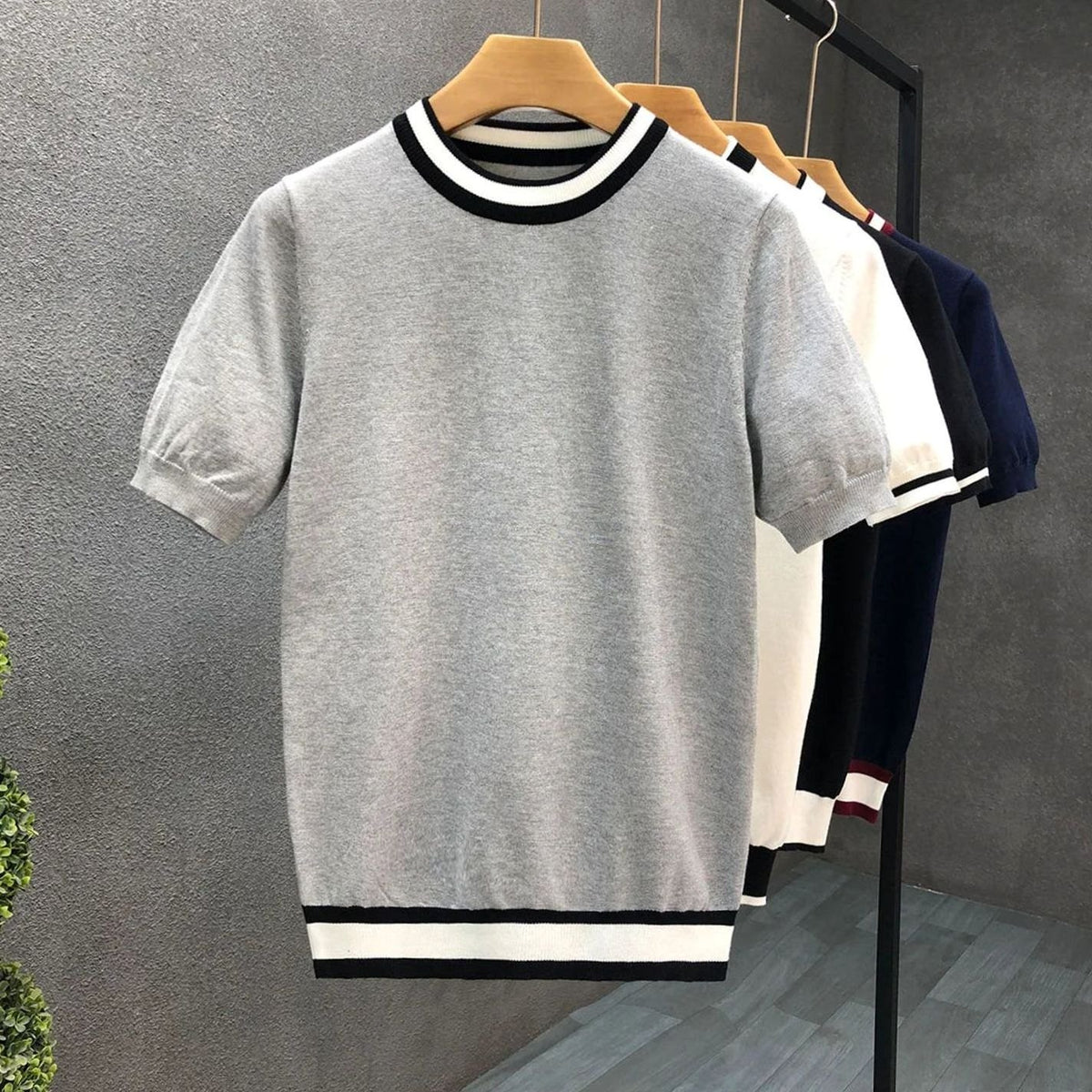 Men's Contrast Stripe Crewneck Short-Sleeve Knit Top - Grey