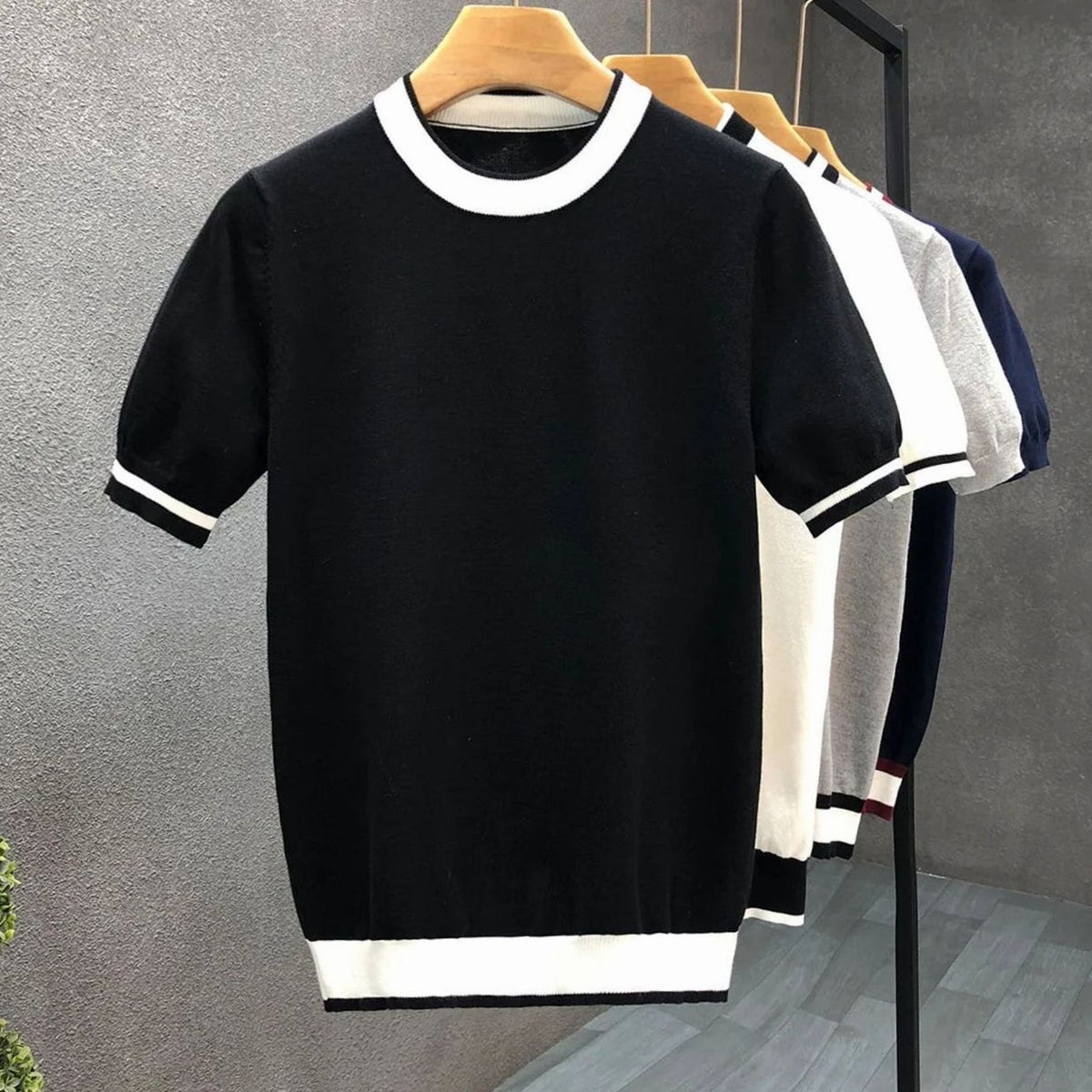 Men's Contrast Stripe Crewneck Short-Sleeve Knit Top - Black