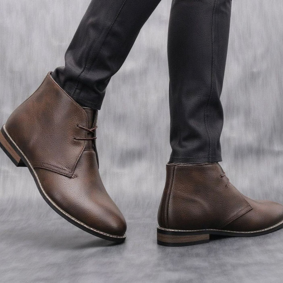 Men's Cowhide Leather Lace-Up Chukka Boots
