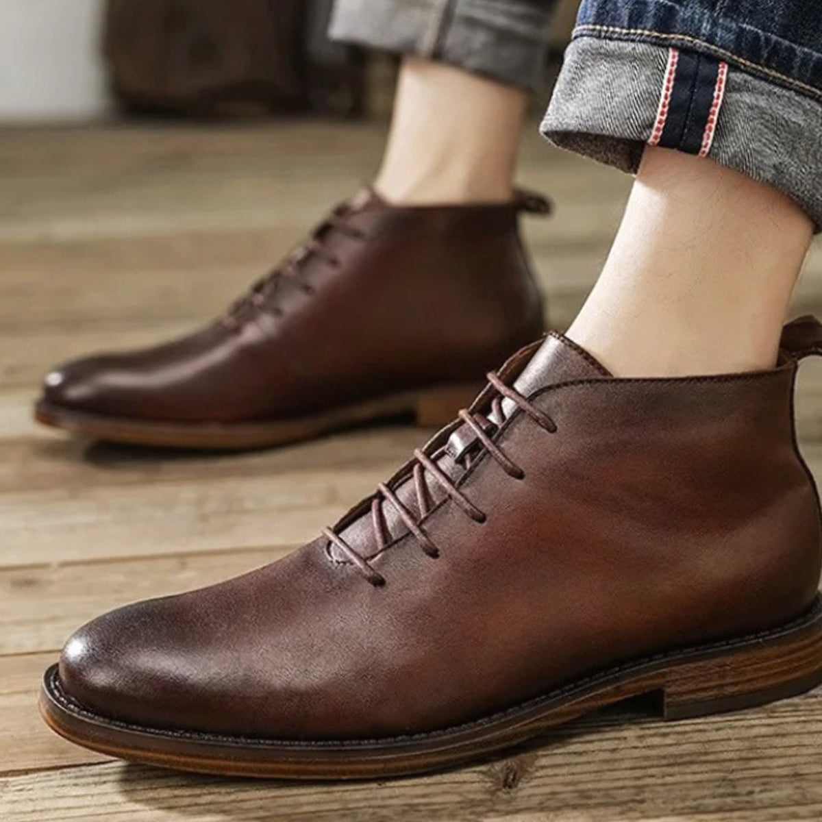 Men's Full-Grain Leather Lace-Up Chukka Boots, Brown
