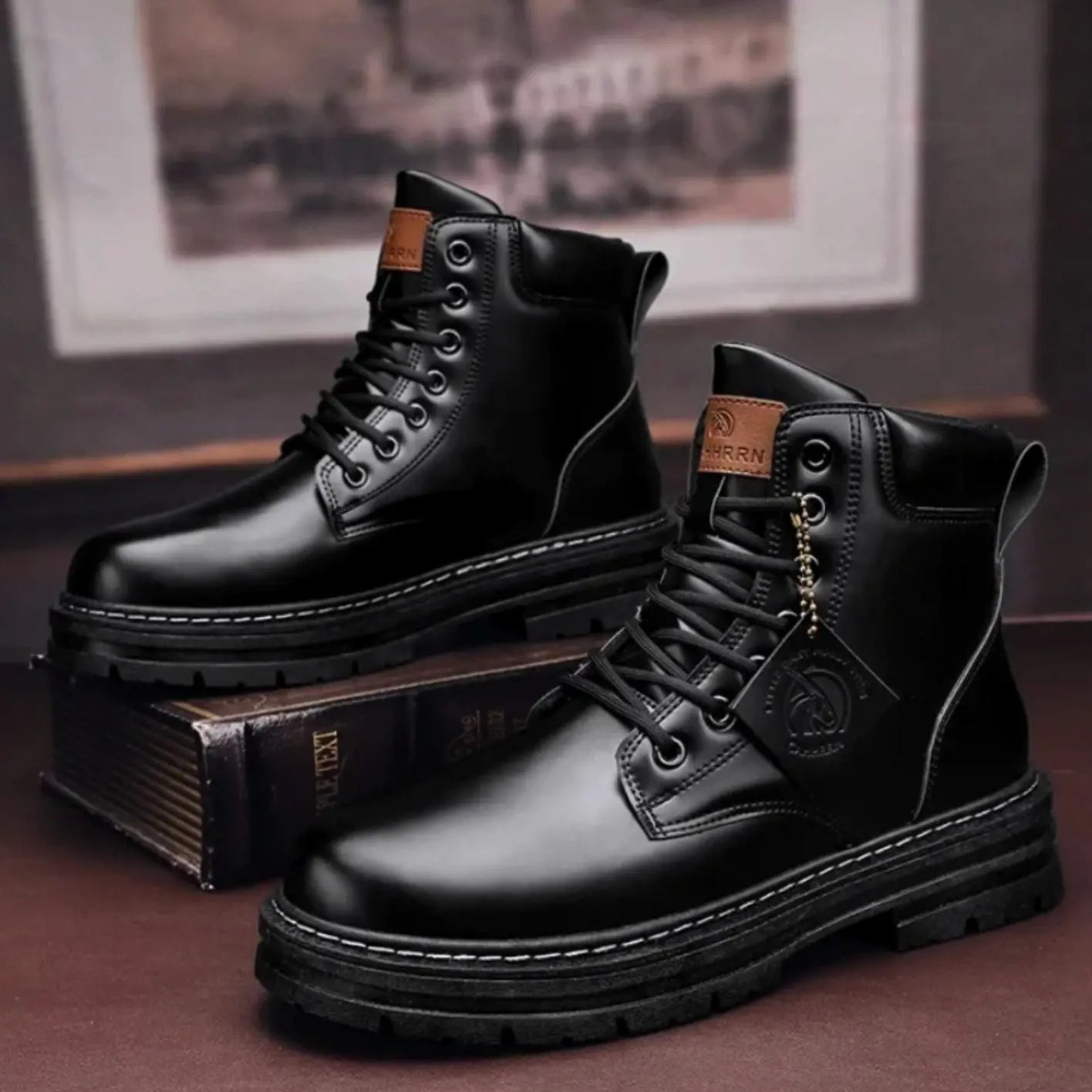 Men's Lace-Up Rugged Outdoor Hiking Boots - Black