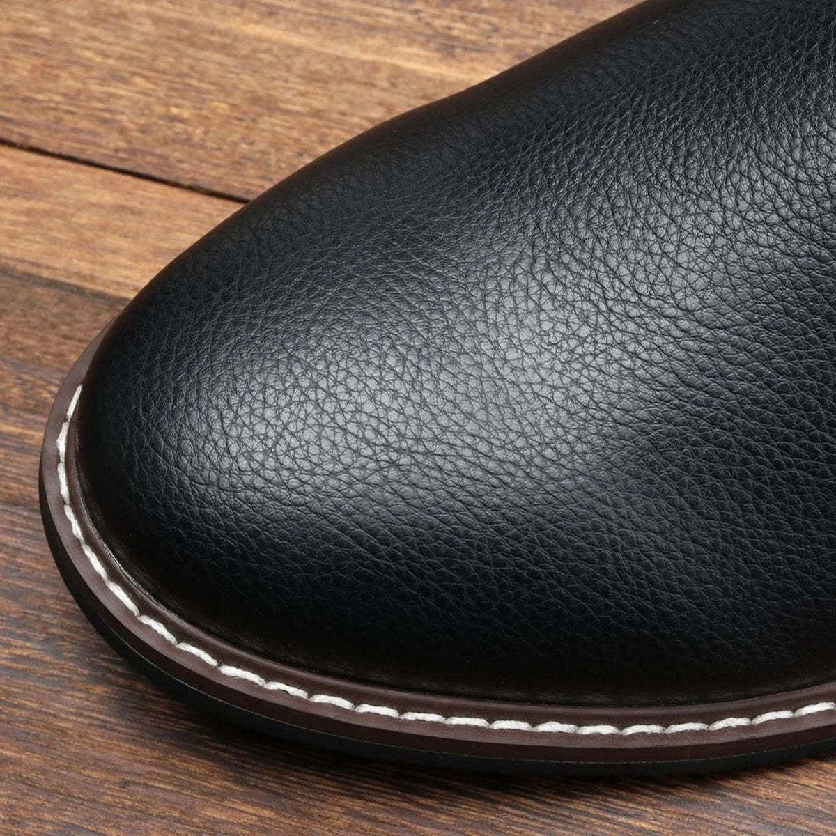 Men's Pebbled Leather Lace-Up Chukka Boots