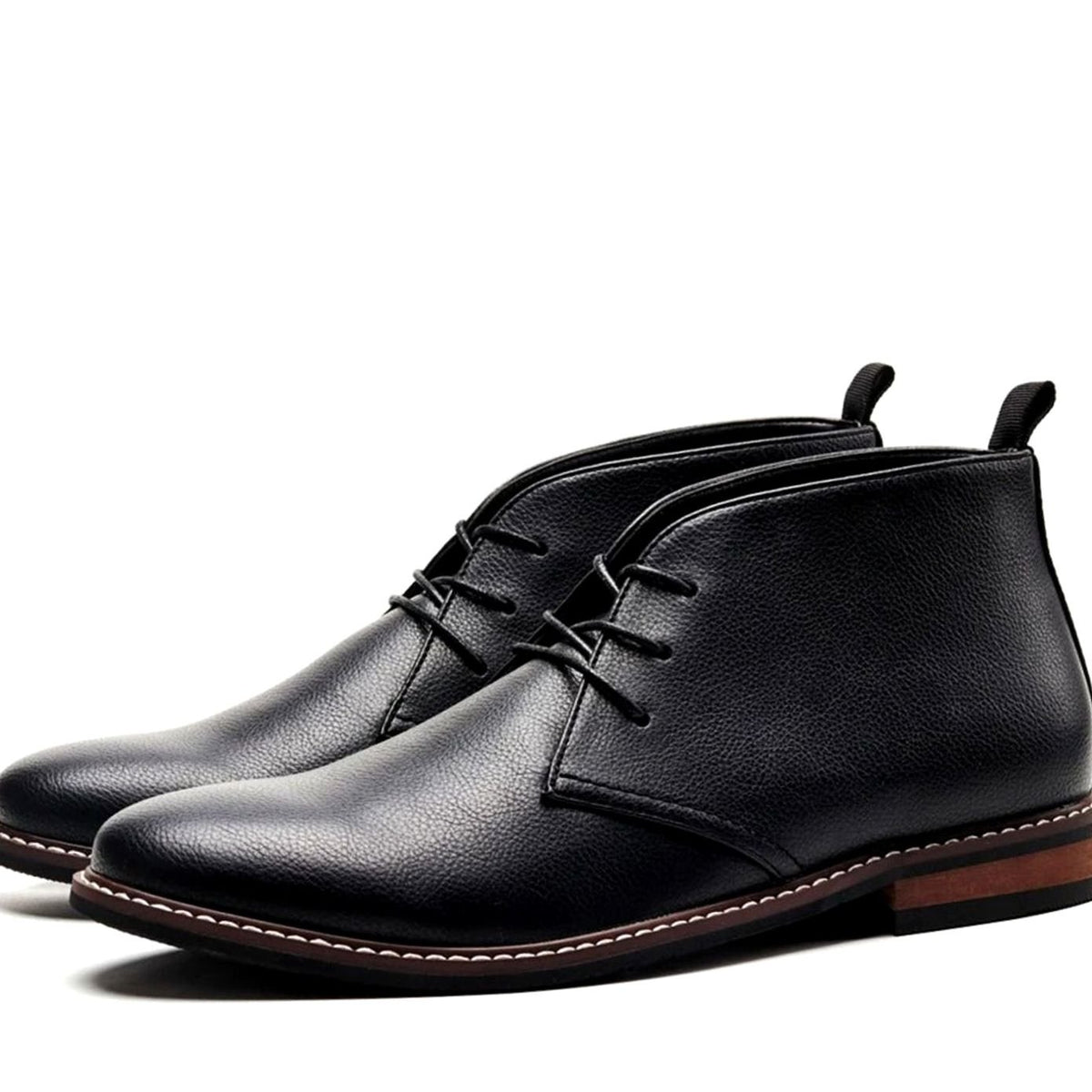 Men's Pebbled Leather Lace-Up Chukka Boots