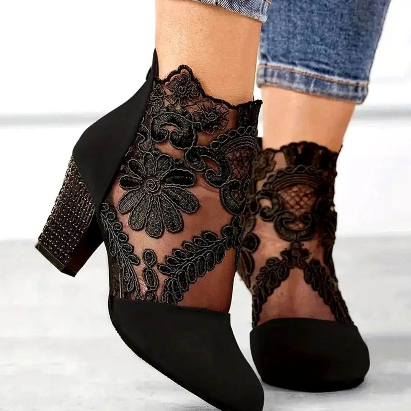 Women's Block Heels Floral Lace Suede Ankle Boots - Black