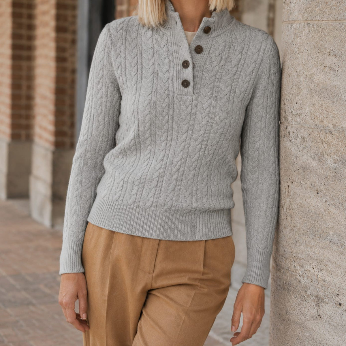 Women's Cashmere Blend Cable-Knit Buttoned Jumper - Grey