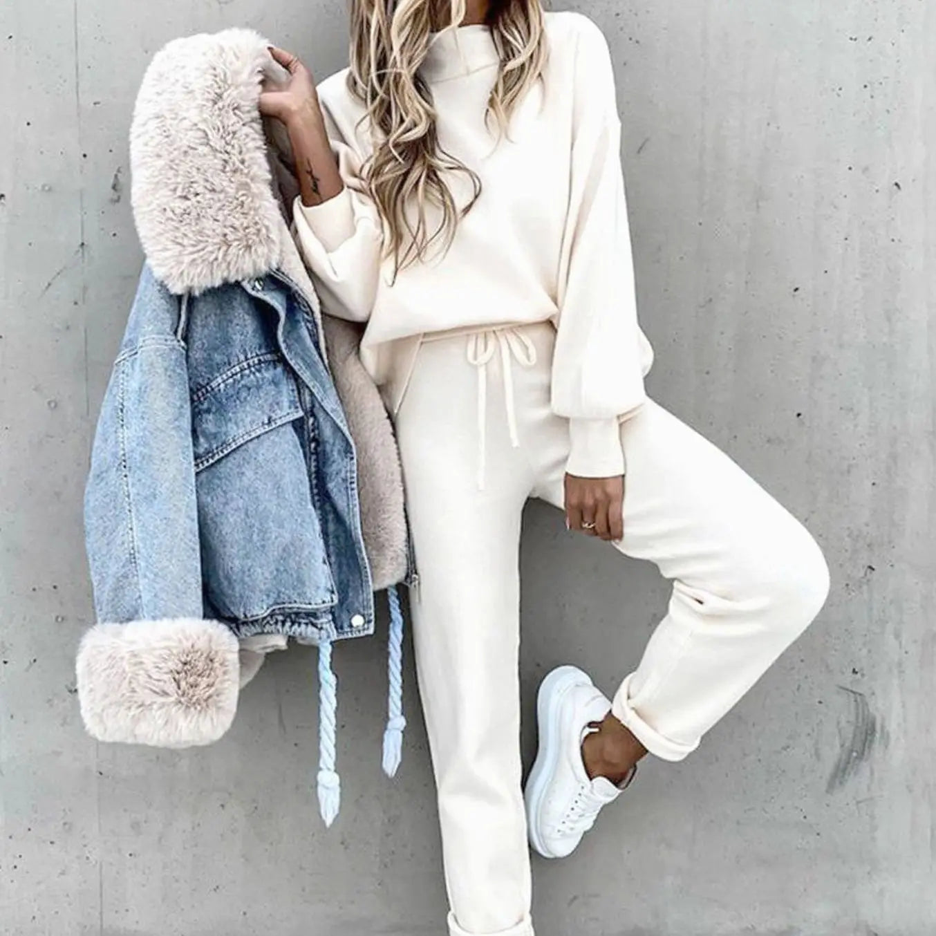 Women's Cosy Two-Piece Tracksuit Outfit Relaxed Jogger Set - White