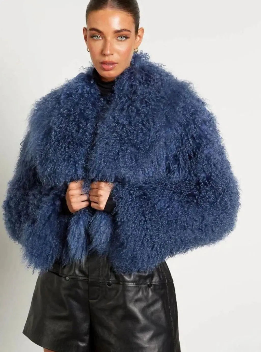 Women's Cropped Teddy-Style Faux Fur Coat Long Sleeves - Blue