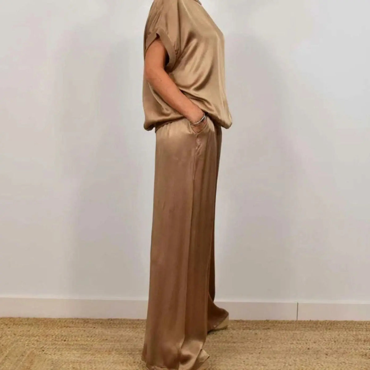 Women's Elegant Two-Piece Set Wide-Leg Trousers Cap-Sleeve Top Co-Ord