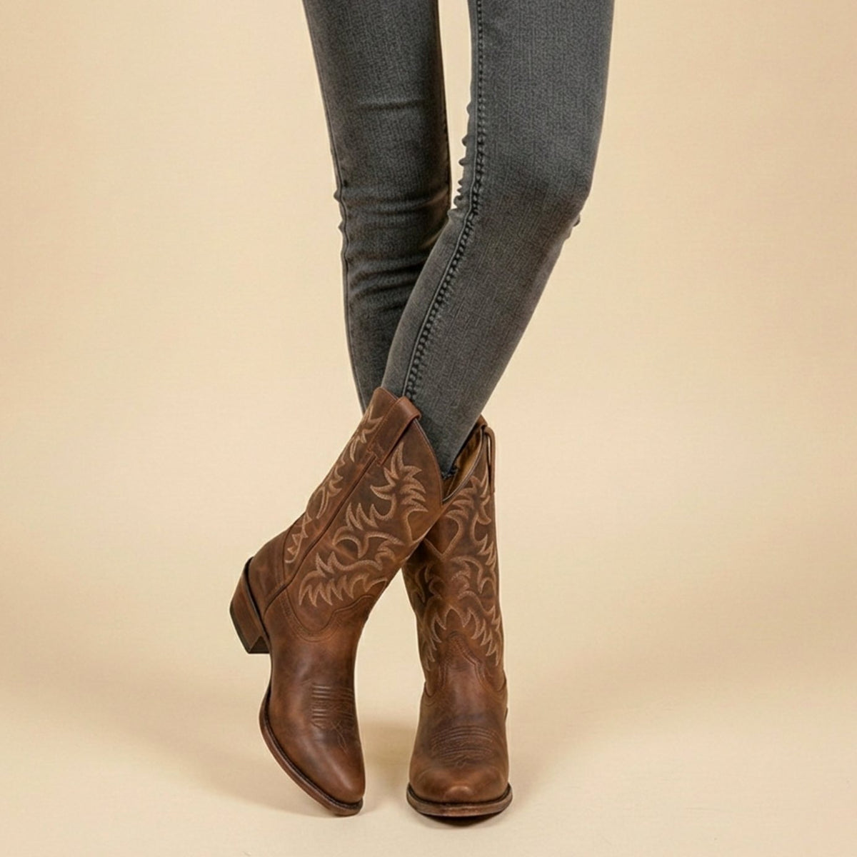 Women's Embroidered Western Cowboy Mid-Calf Block Heel Boots - Brown