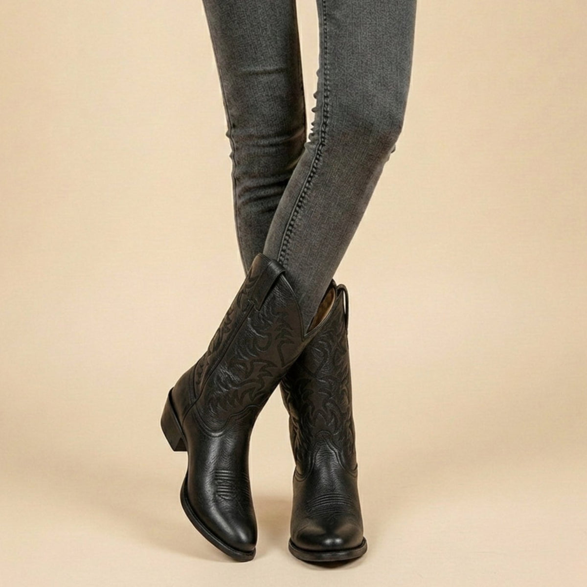 Women's Embroidered Western Cowboy Mid-Calf Block Heel Boots - Black
