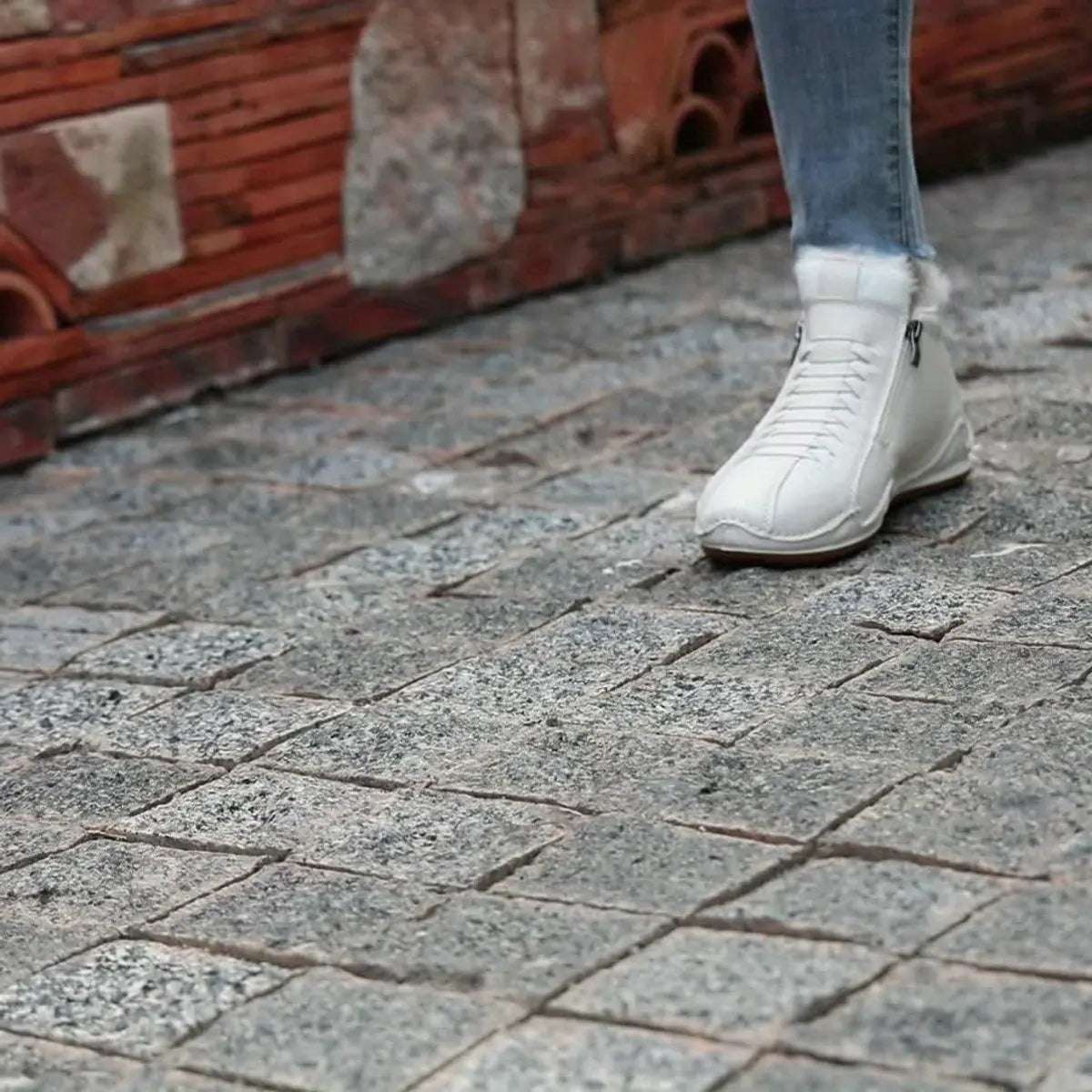 Women's Faux-Fur Lined Zip-Up Winter Ankle Boots