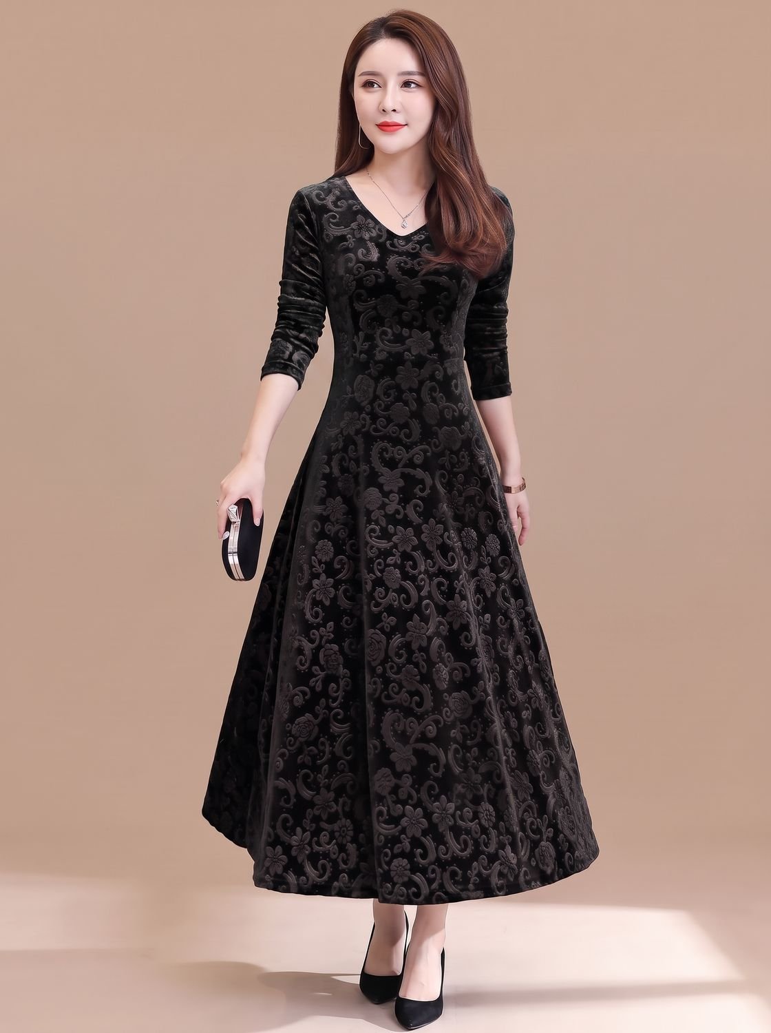 Women's Floral Velvet A-Line Long-Sleeve Midi Dress - Black