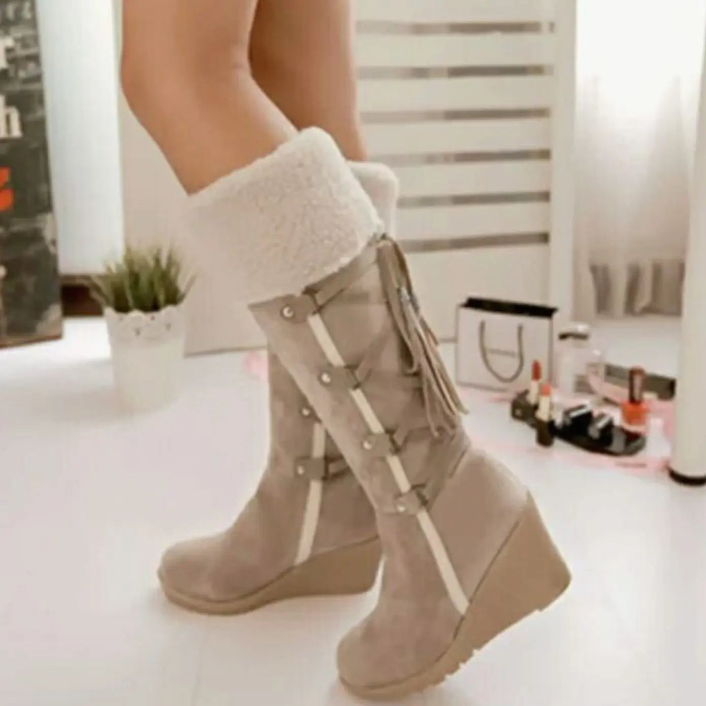 Women's Fur-Lined Wedge Heel Knee-High Winter Boots - Beige