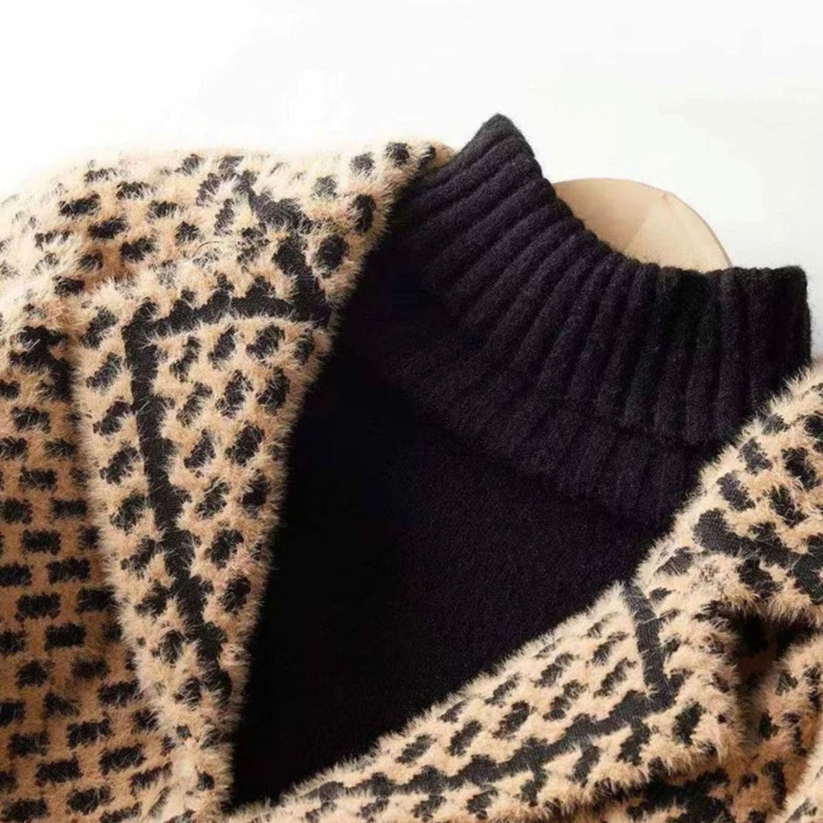 Women's Houndstooth Wool-Cashmere Button-Up Cardigan Jacket