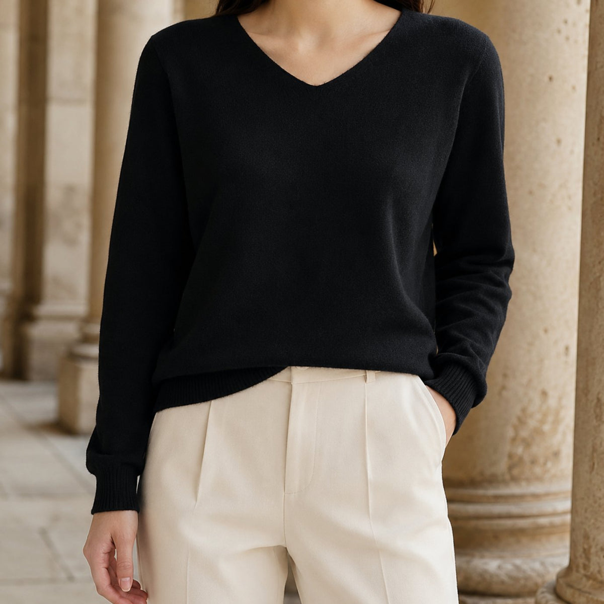 Women's Knitwear Fine Wool V-Neck Relaxed Pullover Jumper - Black