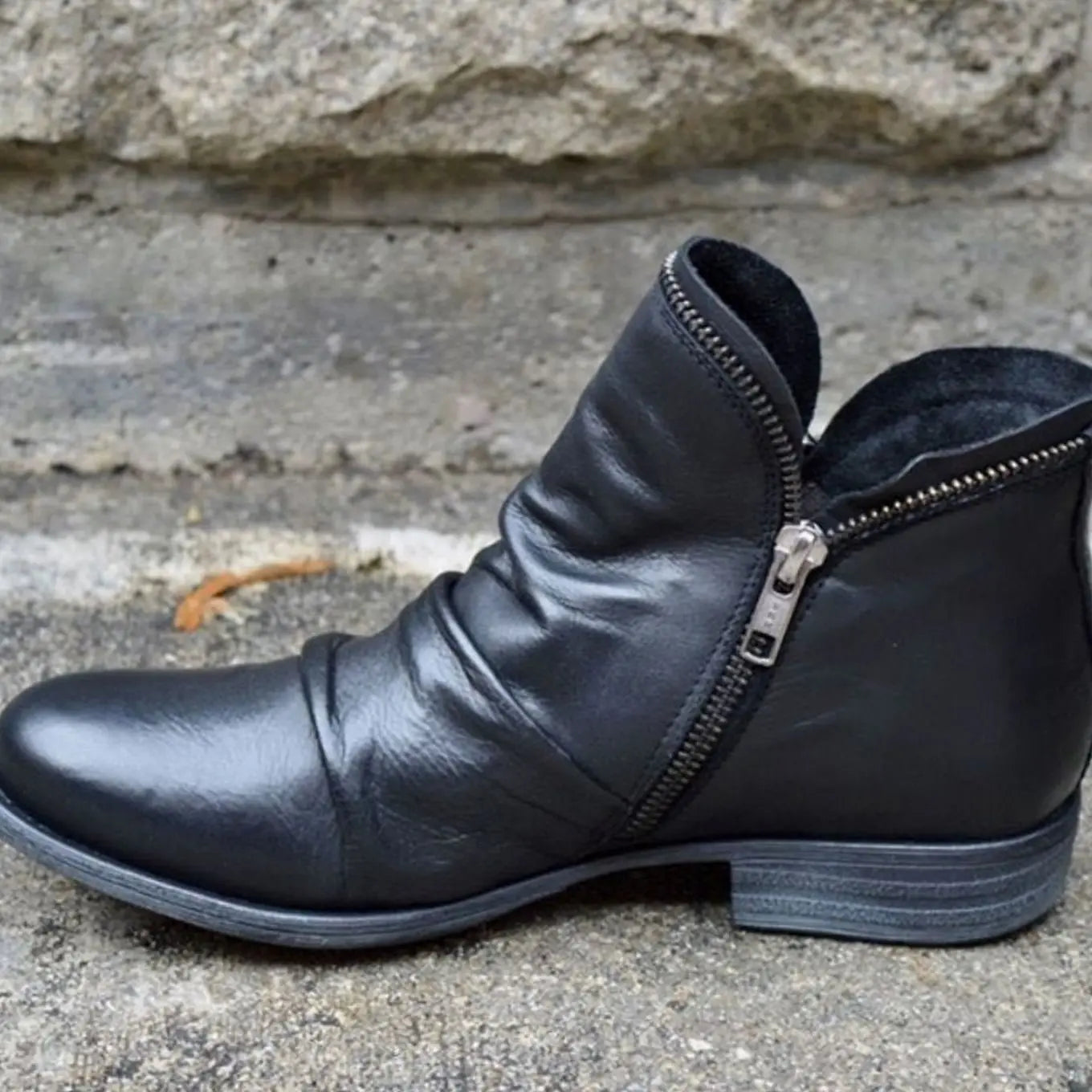 Women's Leather Side-Zip Ruched Ankle Boots - Black