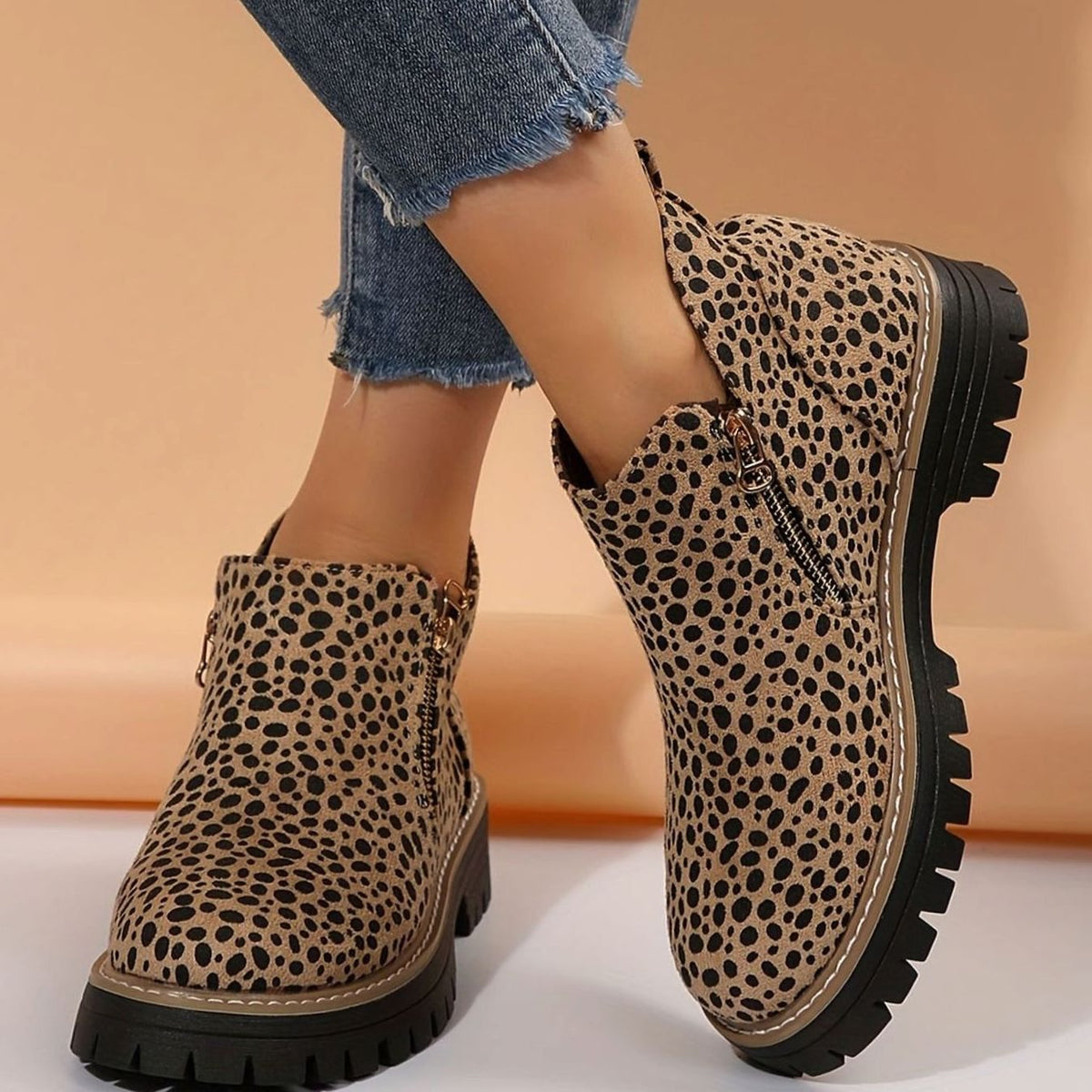 Women's Leopard Print Chunky Platform Zip-Up Ankle Boots - Leopard Print