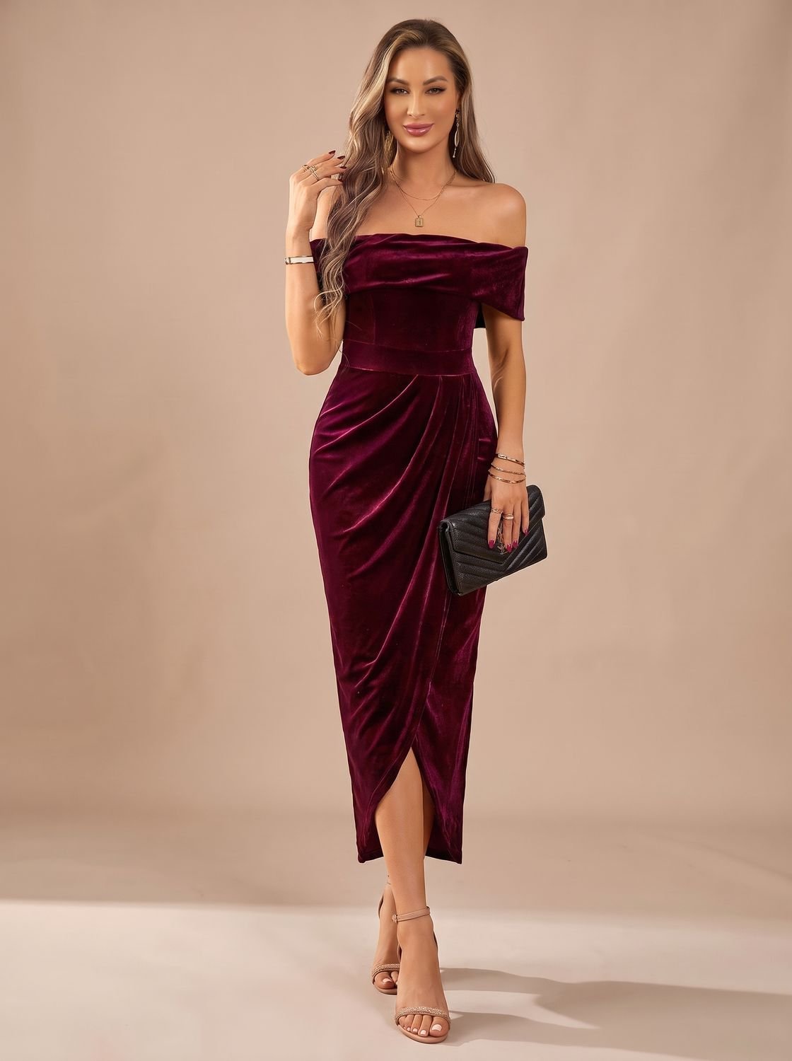 Women's Off-Shoulder Ruched Velvet Midi Dress - Burgundy