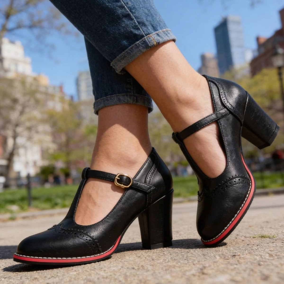 Women's Retro Brogue T-Bar Block Heel Court Shoes Heels - Black