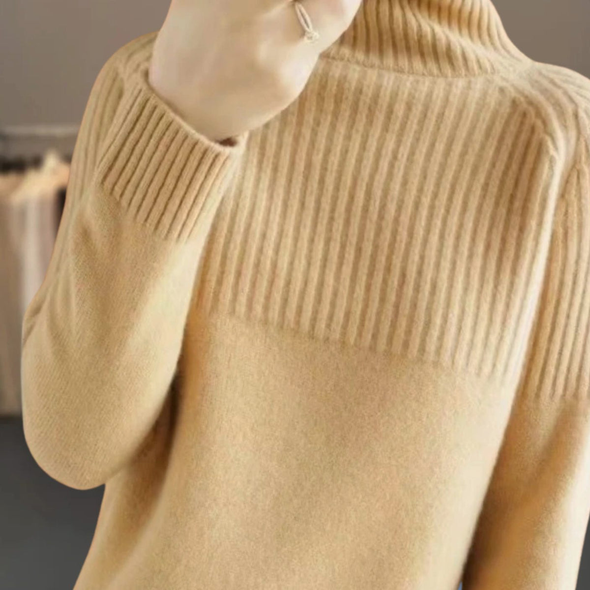 Women's Ribbed Roll Neck Cashmere-Blend Relaxed Jumper - Honey
