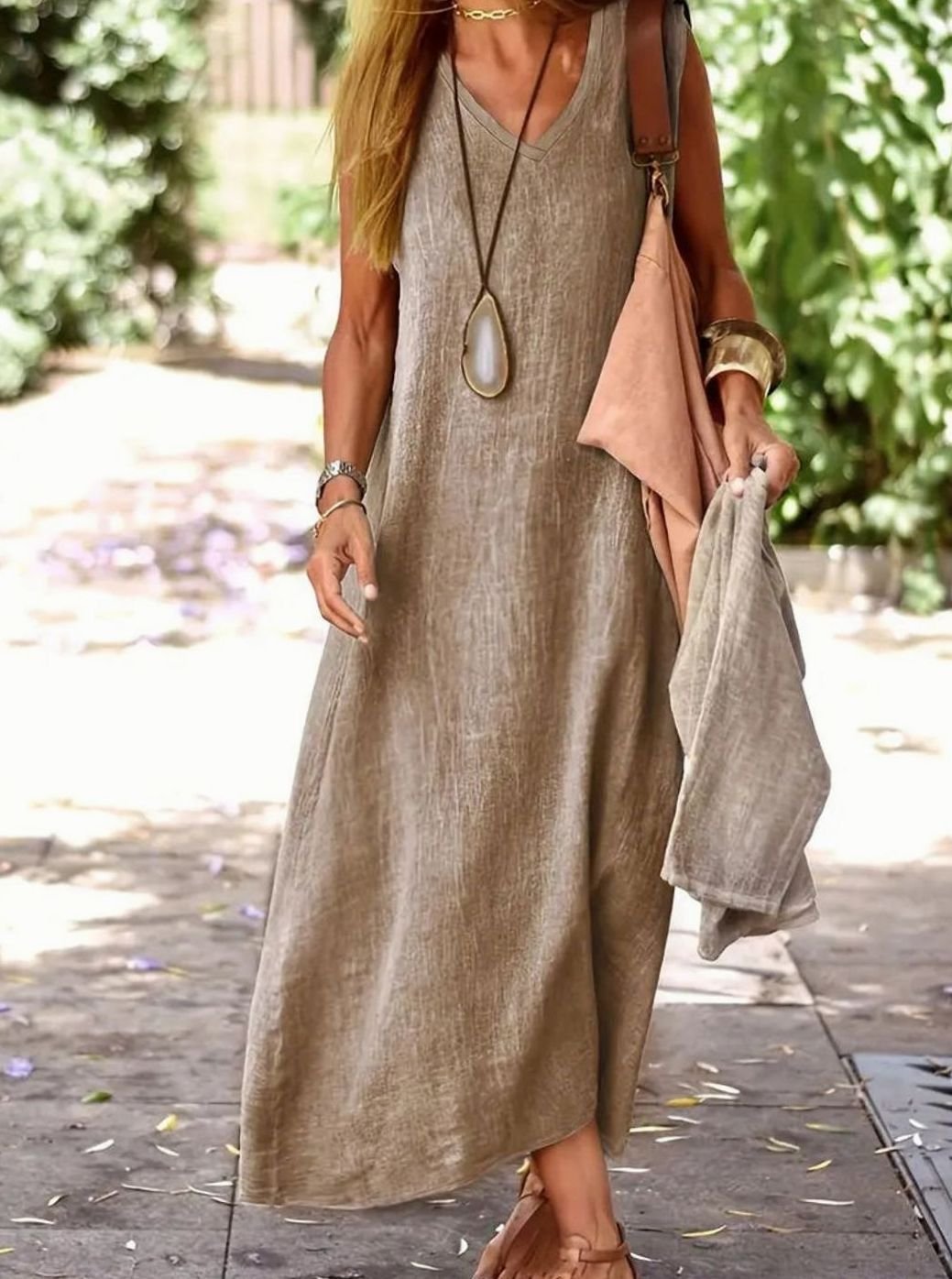 Women's Sleeveless V-Neck Relaxed-Fit Maxi Dress - Khaki