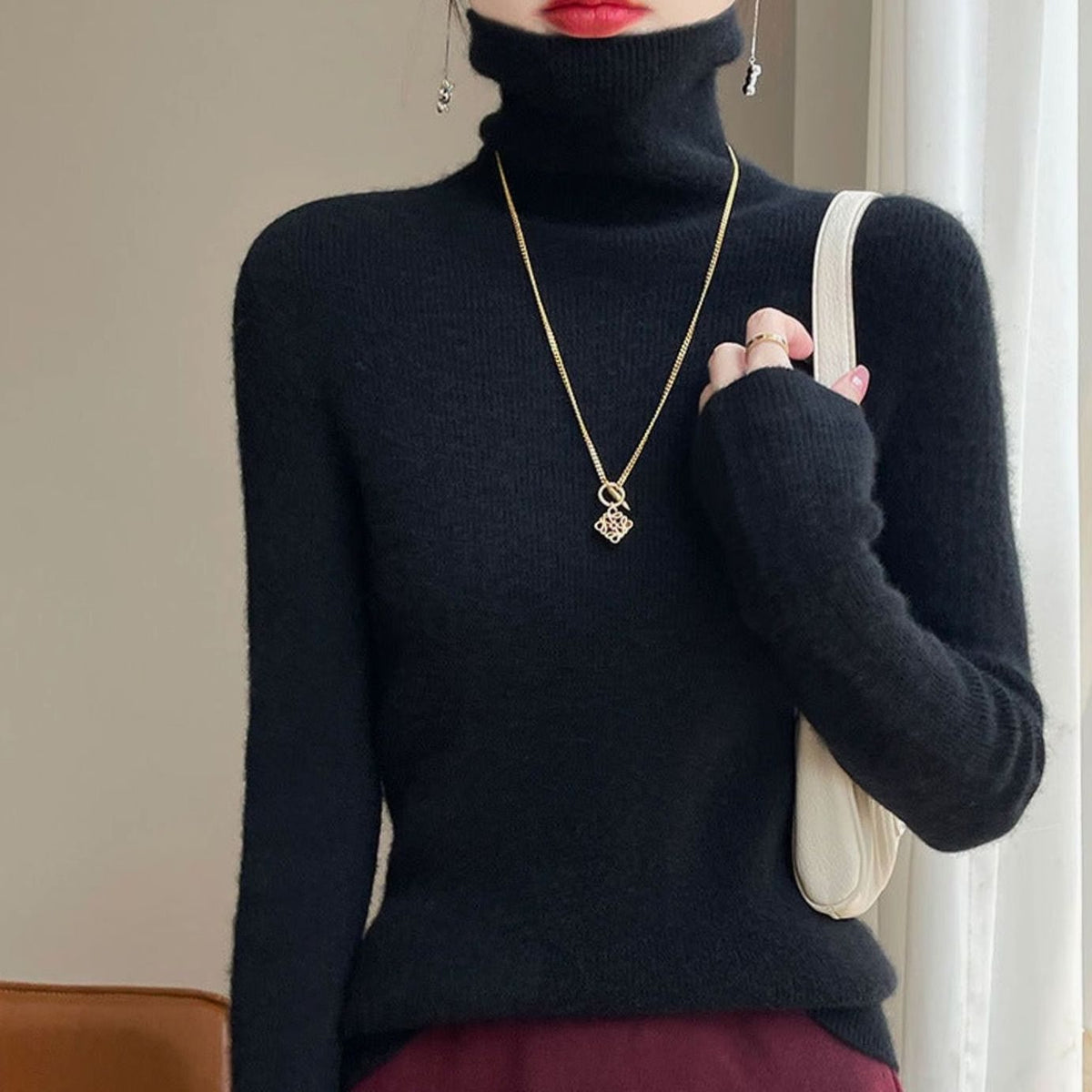 Women's Slim-Fit Ribbed Turtleneck Knit Jumper - Classic Black