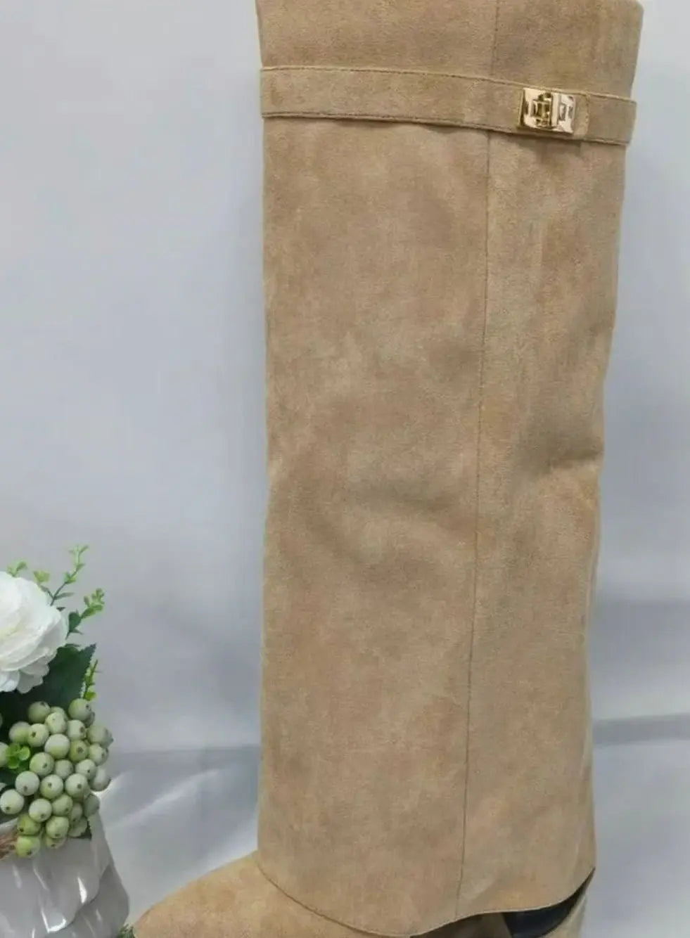 Women's Suede Knee-High Buckle Thigh-High Boots - Apricot